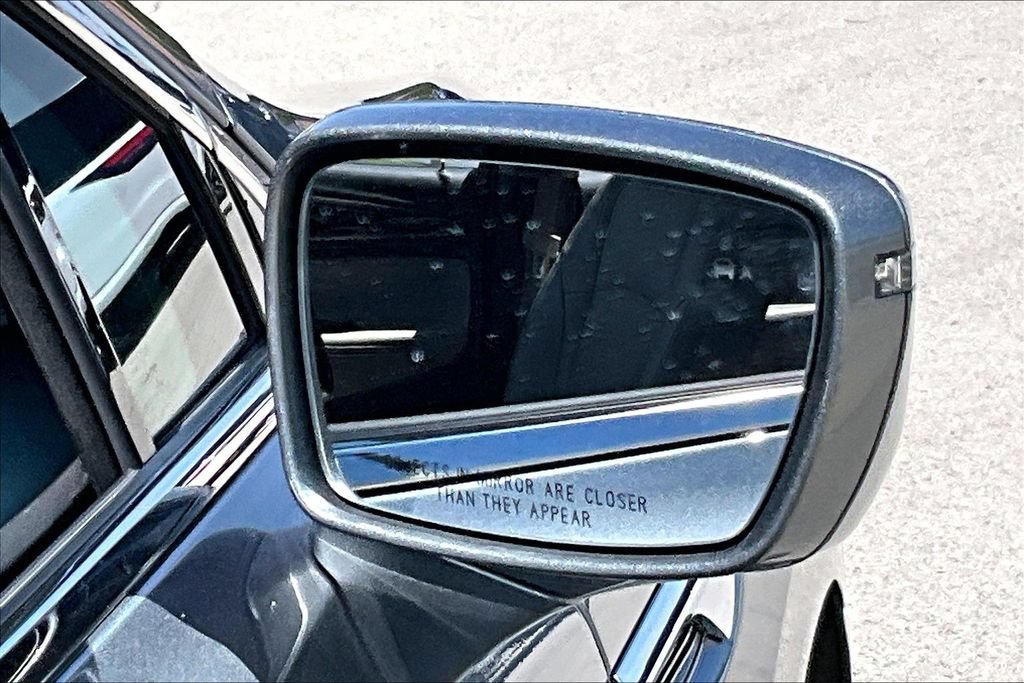 Used 2020 Buick Enclave Premium w/ Sun and Sites Package FWD image 23