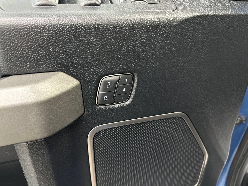 Used 2019 Ford F150 Raptor w/ Equipment Group 802A Luxury AWD/4WD image 12