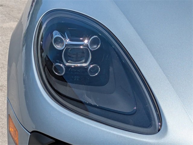 Used 2021 Porsche Macan image 11