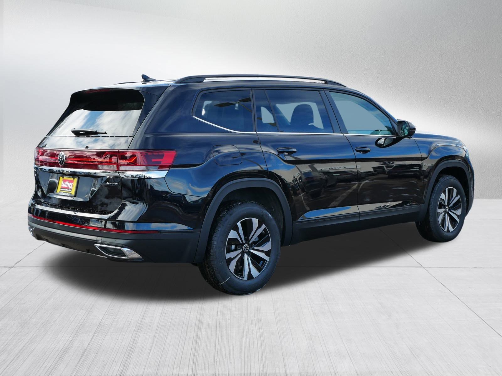New 2026 Volkswagen Atlas SE image 3