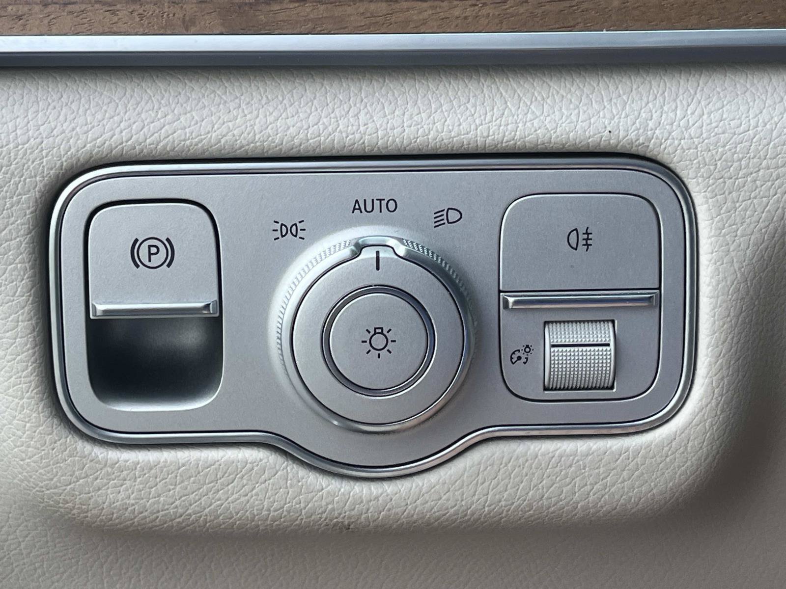 Certified 2024 Mercedes-Benz GLE 350 4MATIC image 40
