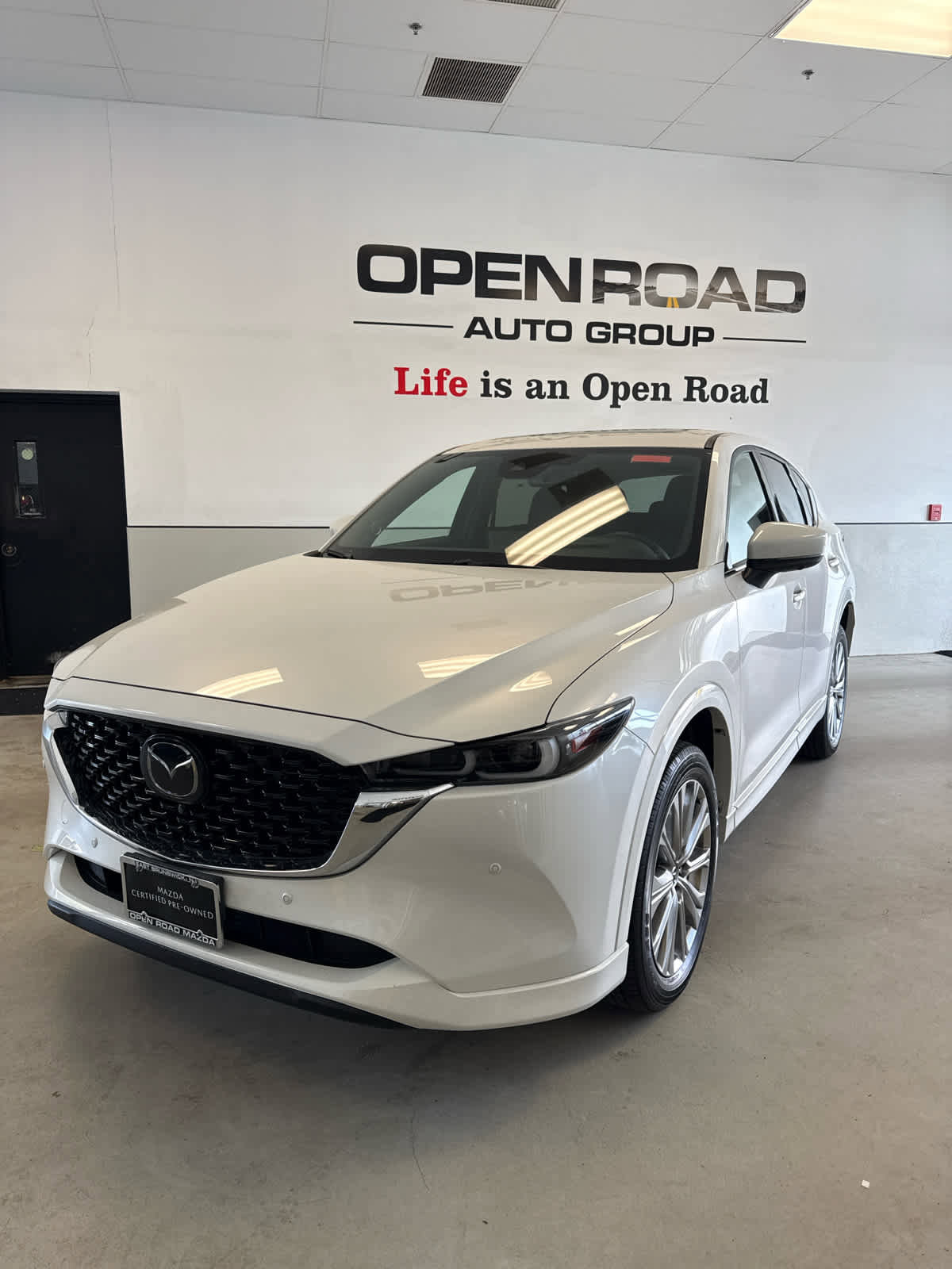 Used 2023 MAZDA CX-5 Signature AWD/4WD image 1