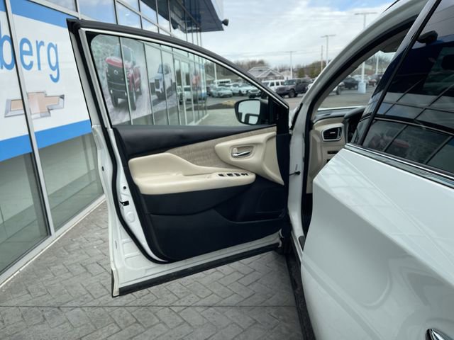 Used 2020 Nissan Murano SV w/ Cargo Package image 22