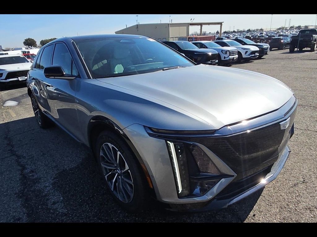 Used 2025 Cadillac Lyriq Sport AWD/4WD image 5
