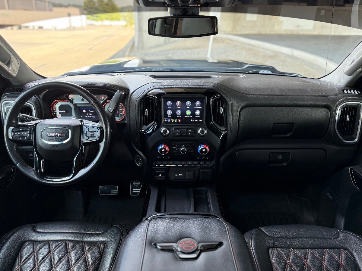 Used 2022 GMC Sierra 1500 SLT w/ SLT Premium Plus Package AWD/4WD image 17