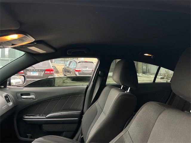 Used 2015 Dodge Charger SXT RWD image 8