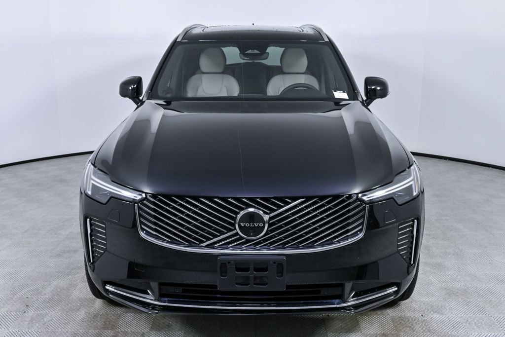 Certified 2025 Volvo XC90 B6 Plus image 39