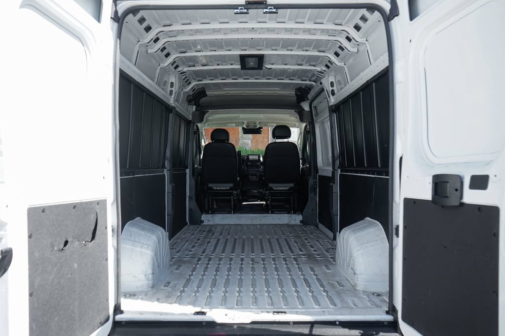 Used 2025 RAM ProMaster 2500 w/ Convenience Group FWD image 8