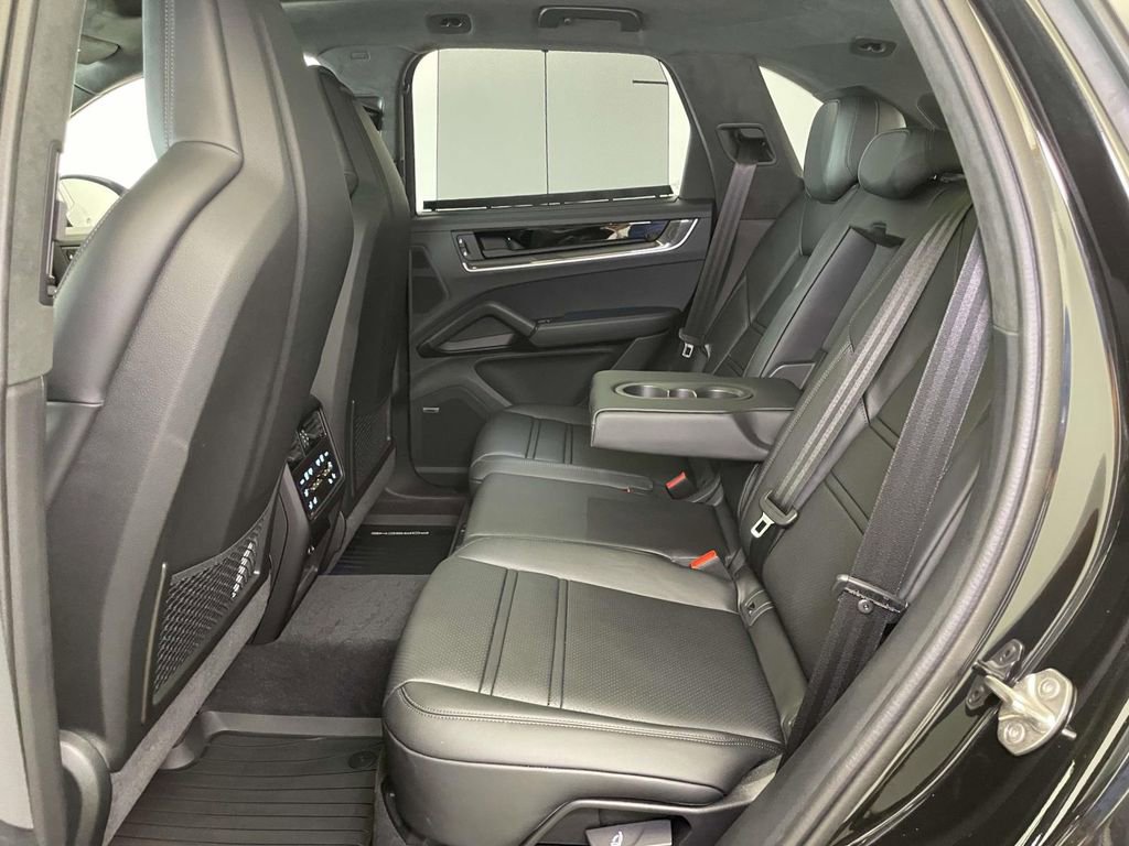 New 2025 Porsche Cayenne Turbo image 19