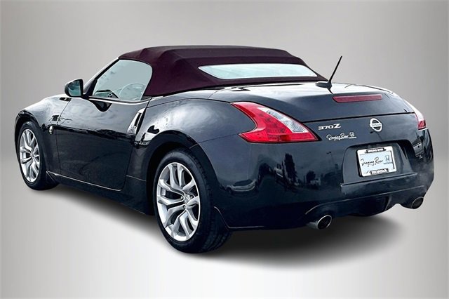 Used 2010 Nissan 370Z Touring image 4