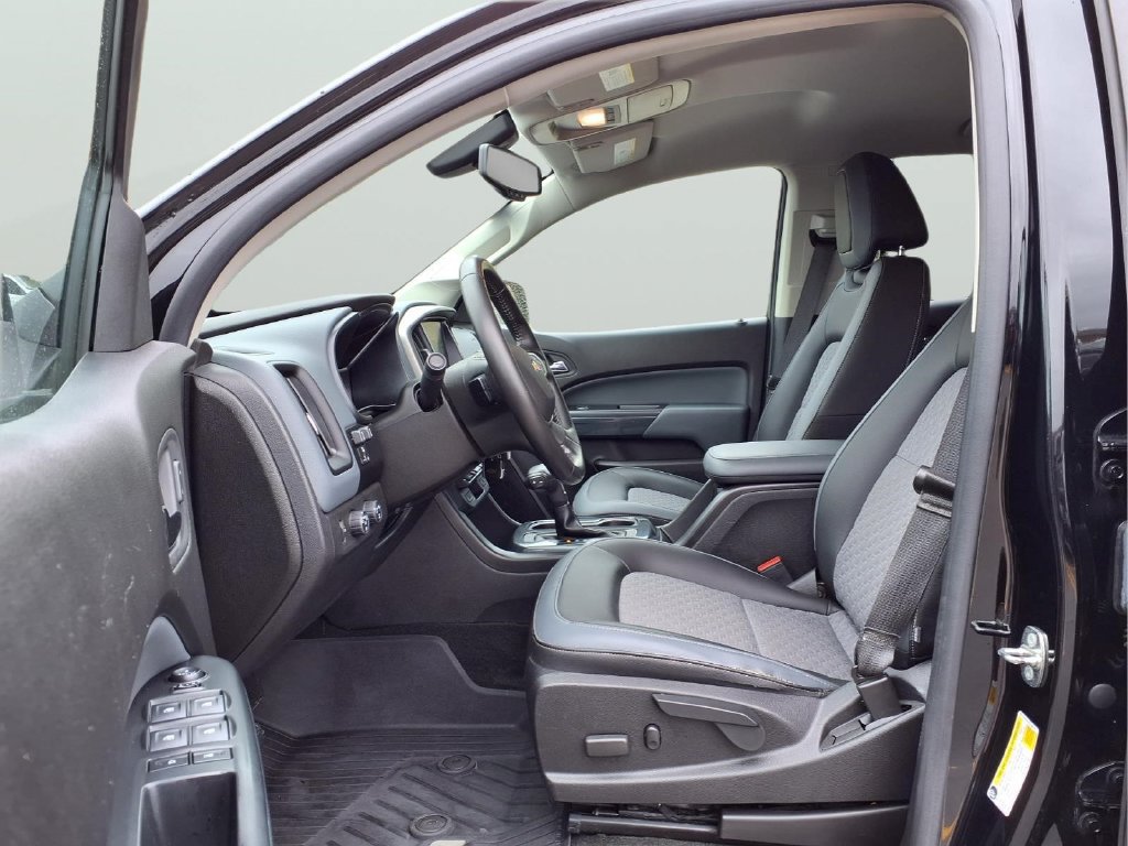 Used 2018 Chevrolet Colorado Z71 w/ Z71 Midnight Edition AWD/4WD image 17