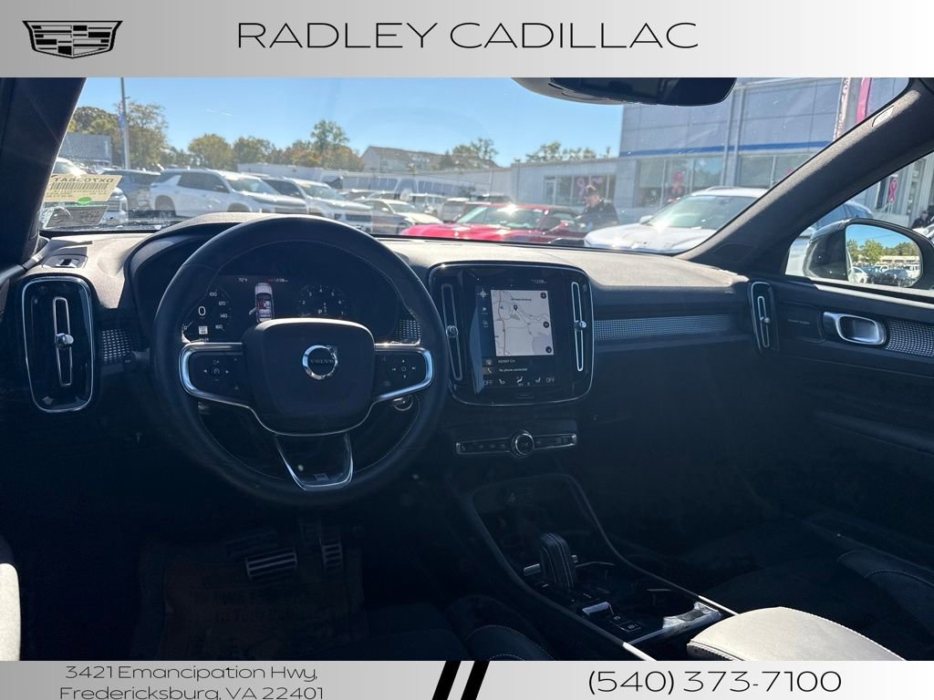 Used 2020 Volvo XC40 T5 R-Design image 21