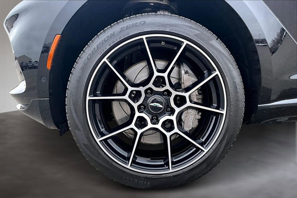 Used 2021 Aston Martin DBX image 8