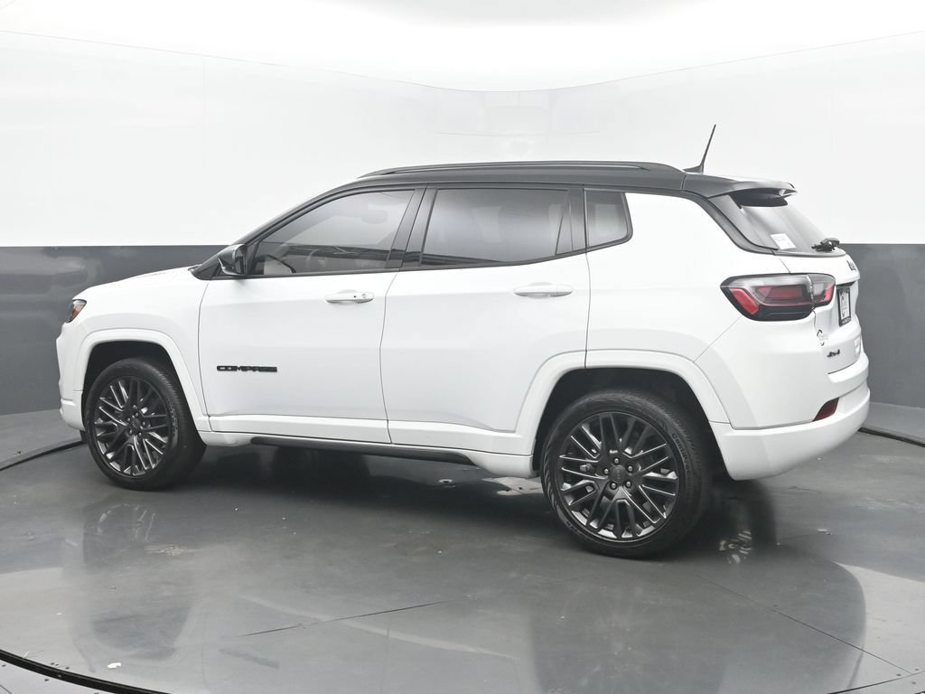 Used 2022 Jeep Compass High Altitude AWD/4WD image 3