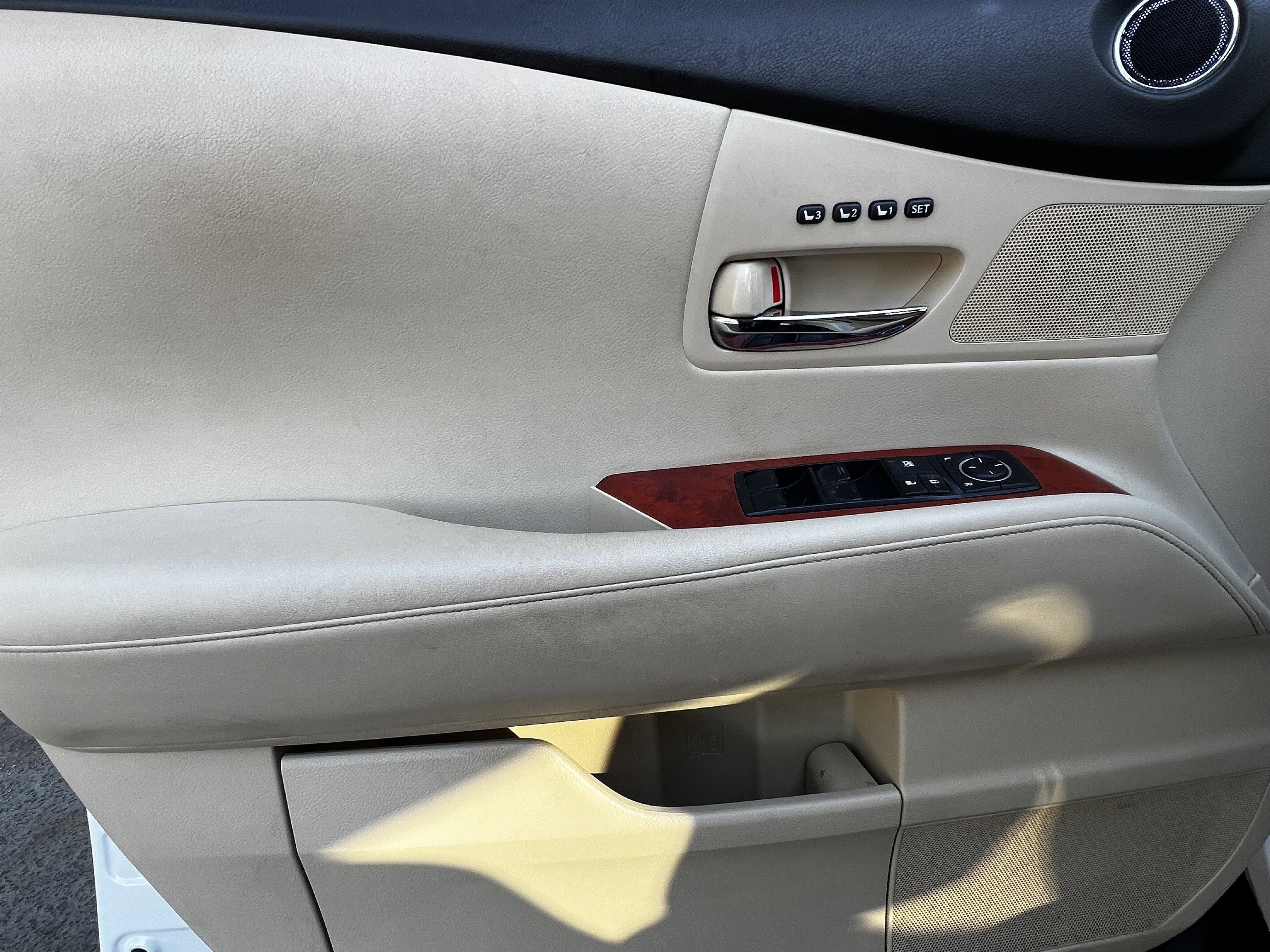 Used 2011 Lexus RX 450h AWD w/ Premium Pkg image 13