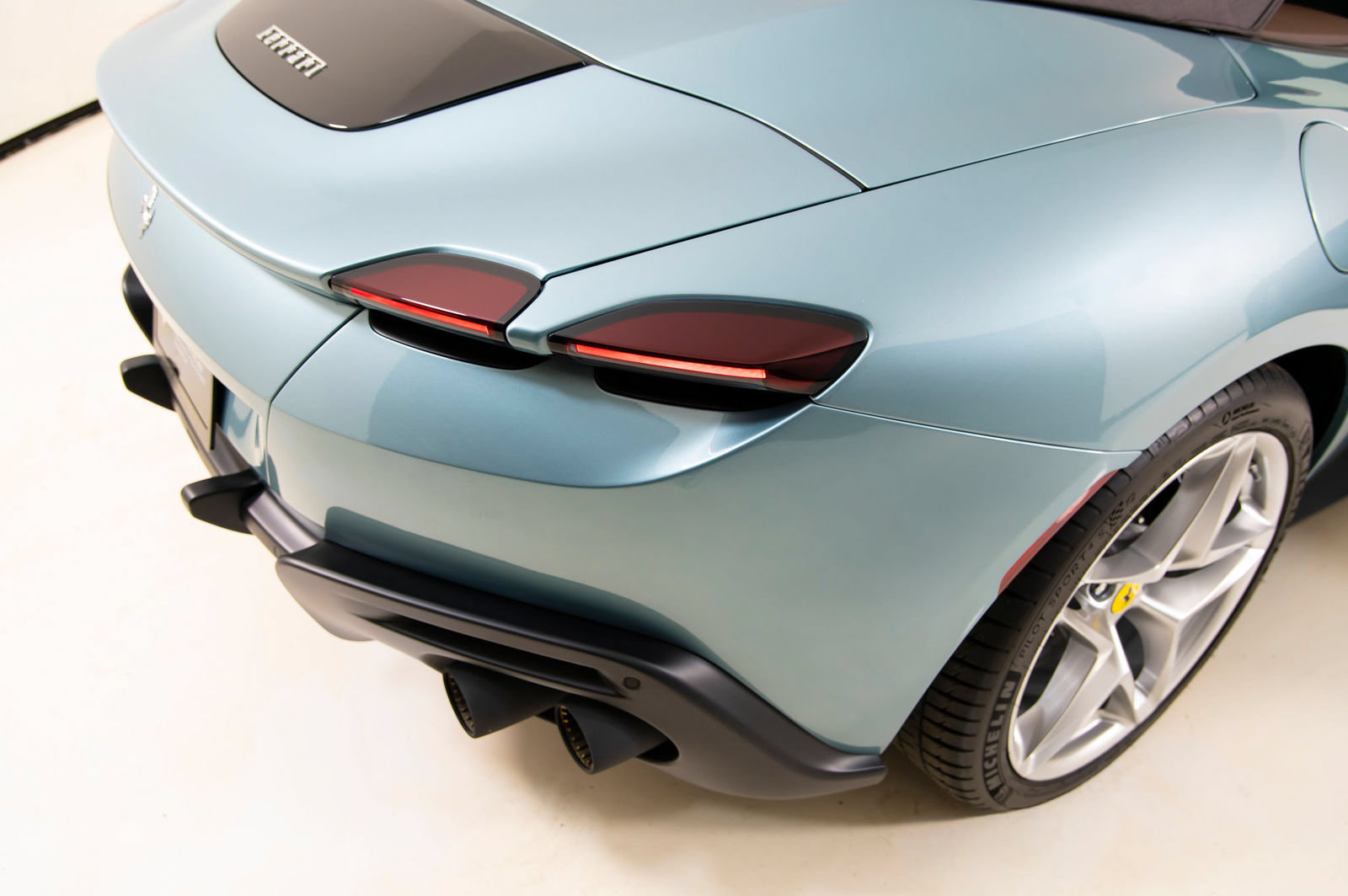 Certified 2025 Ferrari Roma Spider RWD image 26