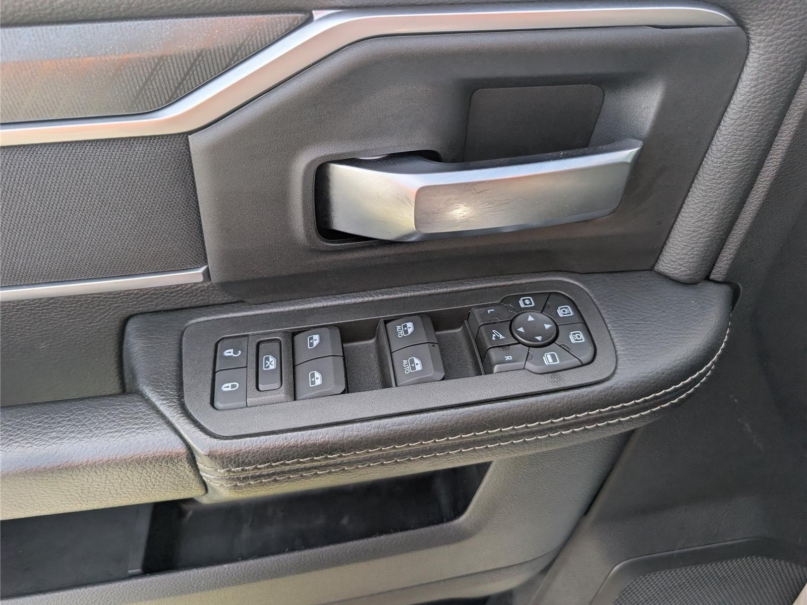 Used 2025 RAM 2500 Big Horn AWD/4WD image 19