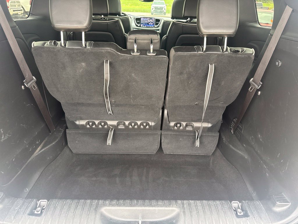 Used 2025 Chrysler Pacifica Limited FWD image 38