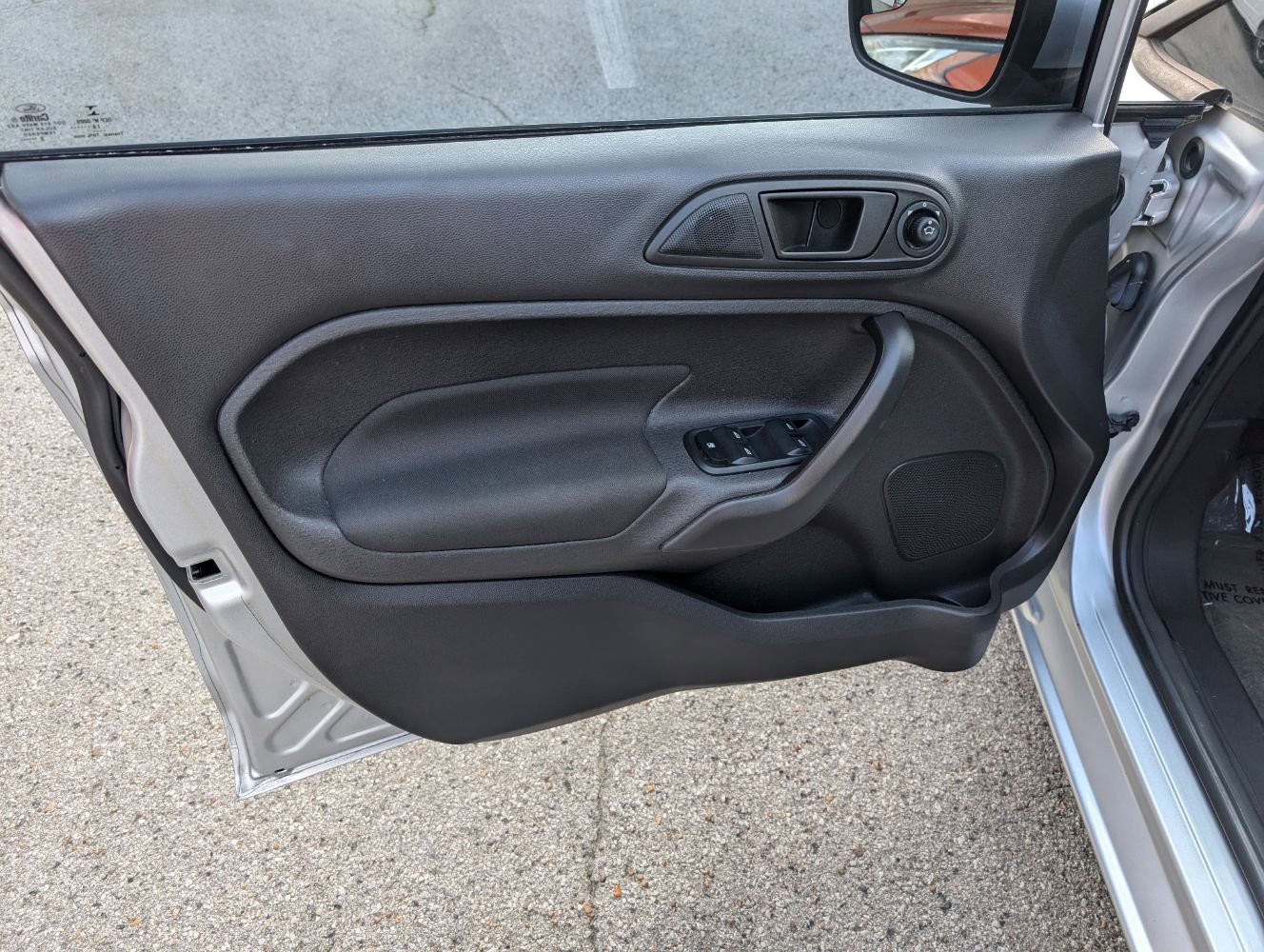 Used 2018 Ford Fiesta SE FWD image 11