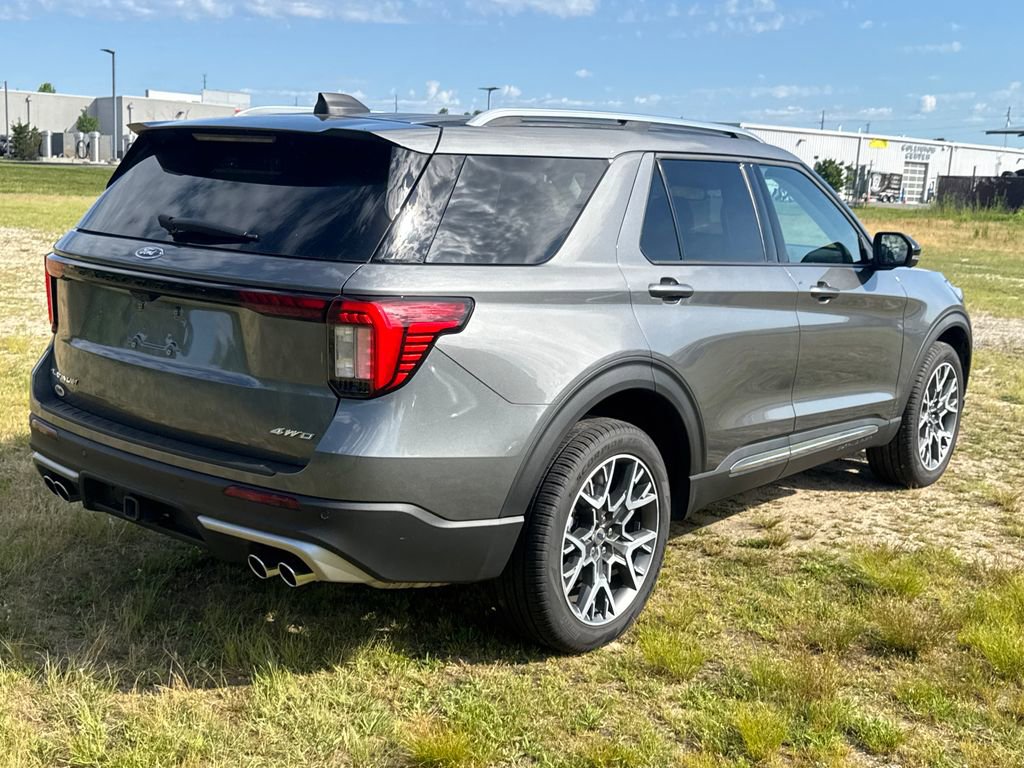 Used 2025 Ford Explorer Platinum w/ Ultimate Package AWD/4WD image 9