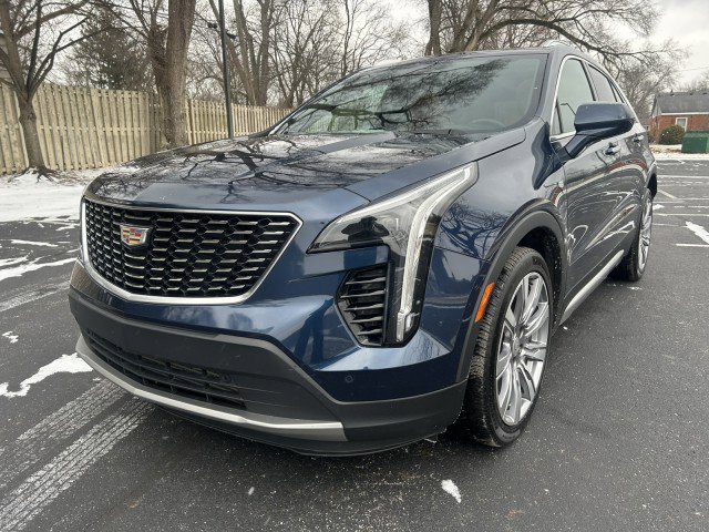 Used 2020 Cadillac XT4 Premium Luxury image 3