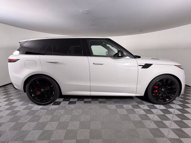Used 2025 Land Rover Range Rover Sport Dynamic SE AWD/4WD image 8