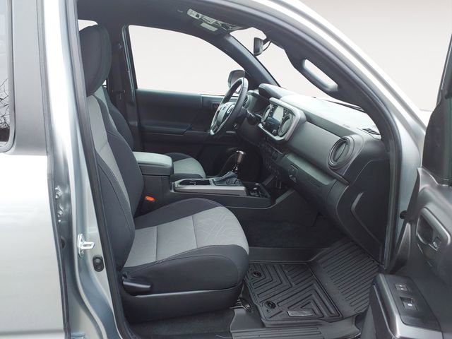 Used 2023 Toyota Tacoma TRD Off-Road w/ Black Out Package (TMS) AWD/4WD image 15