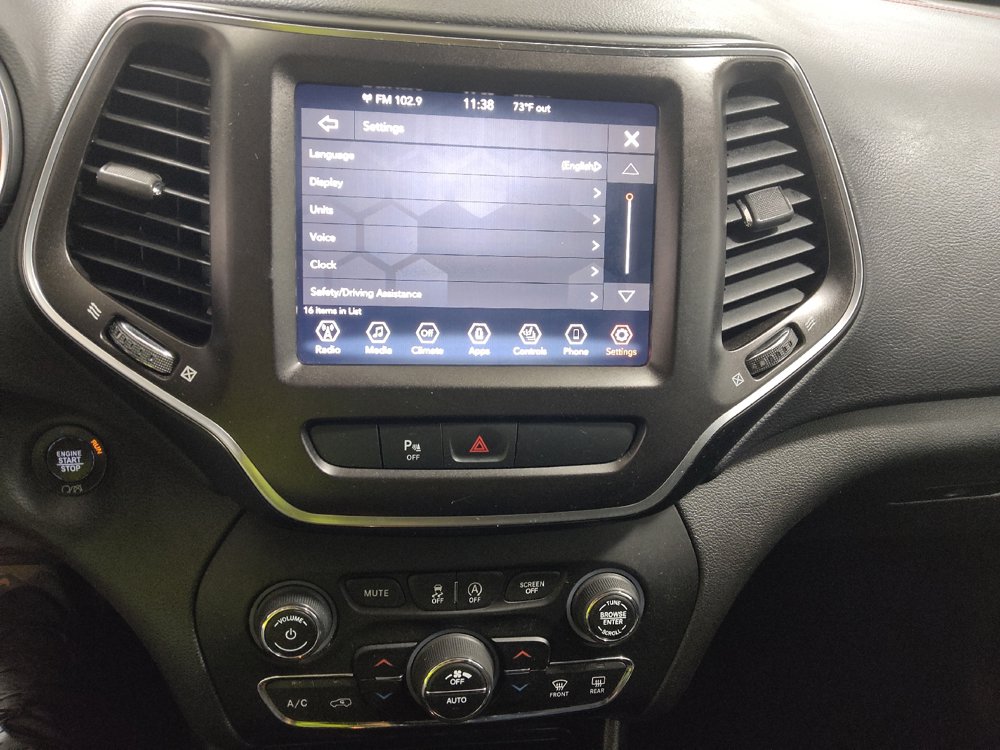Used 2019 Jeep Cherokee Trailhawk w/ Cold Weather Group AWD/4WD image 25