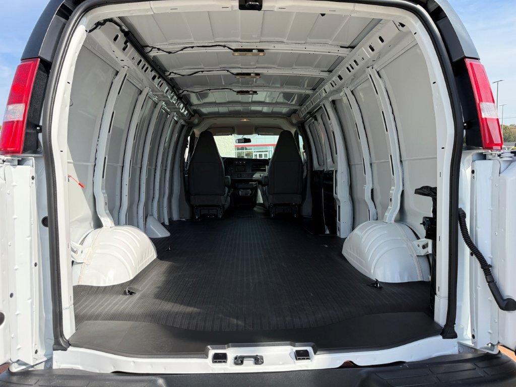 New 2027 Chevrolet Express 2500 Extended w/ Driver Convenience Package RWD image 6