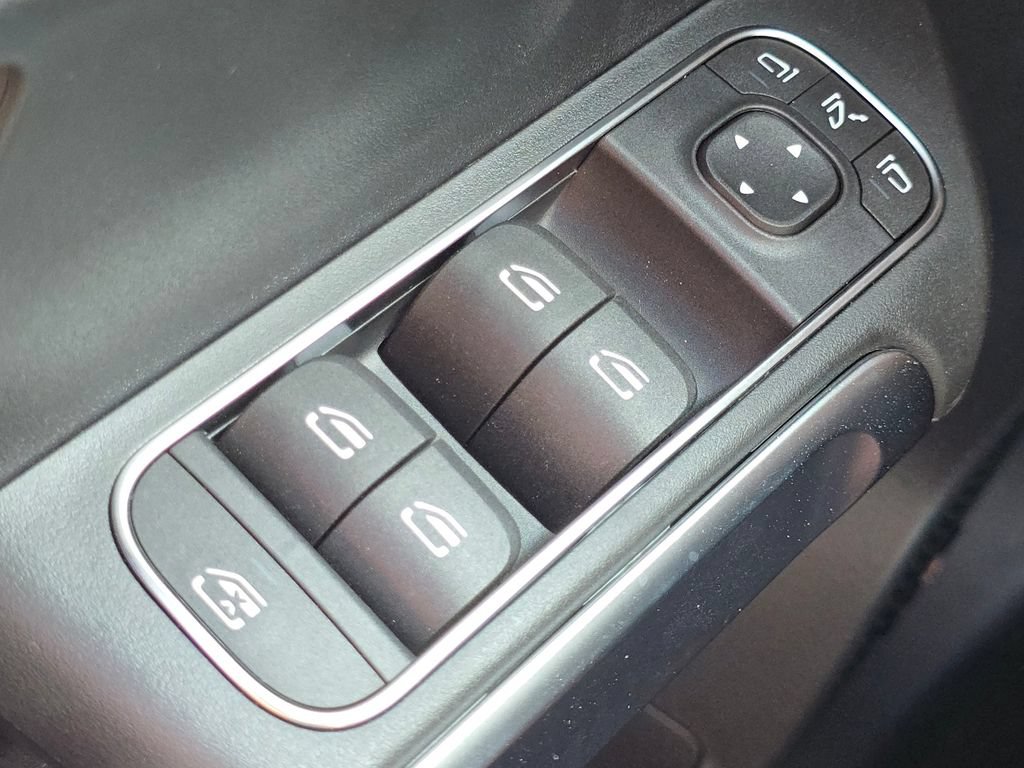 New 2026 Mercedes-Benz GLB 250 4MATIC image 25