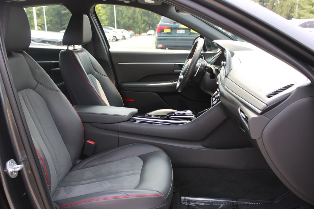 Used 2022 Hyundai Sonata SEL Plus w/ Preferred Accessory Package FWD image 13