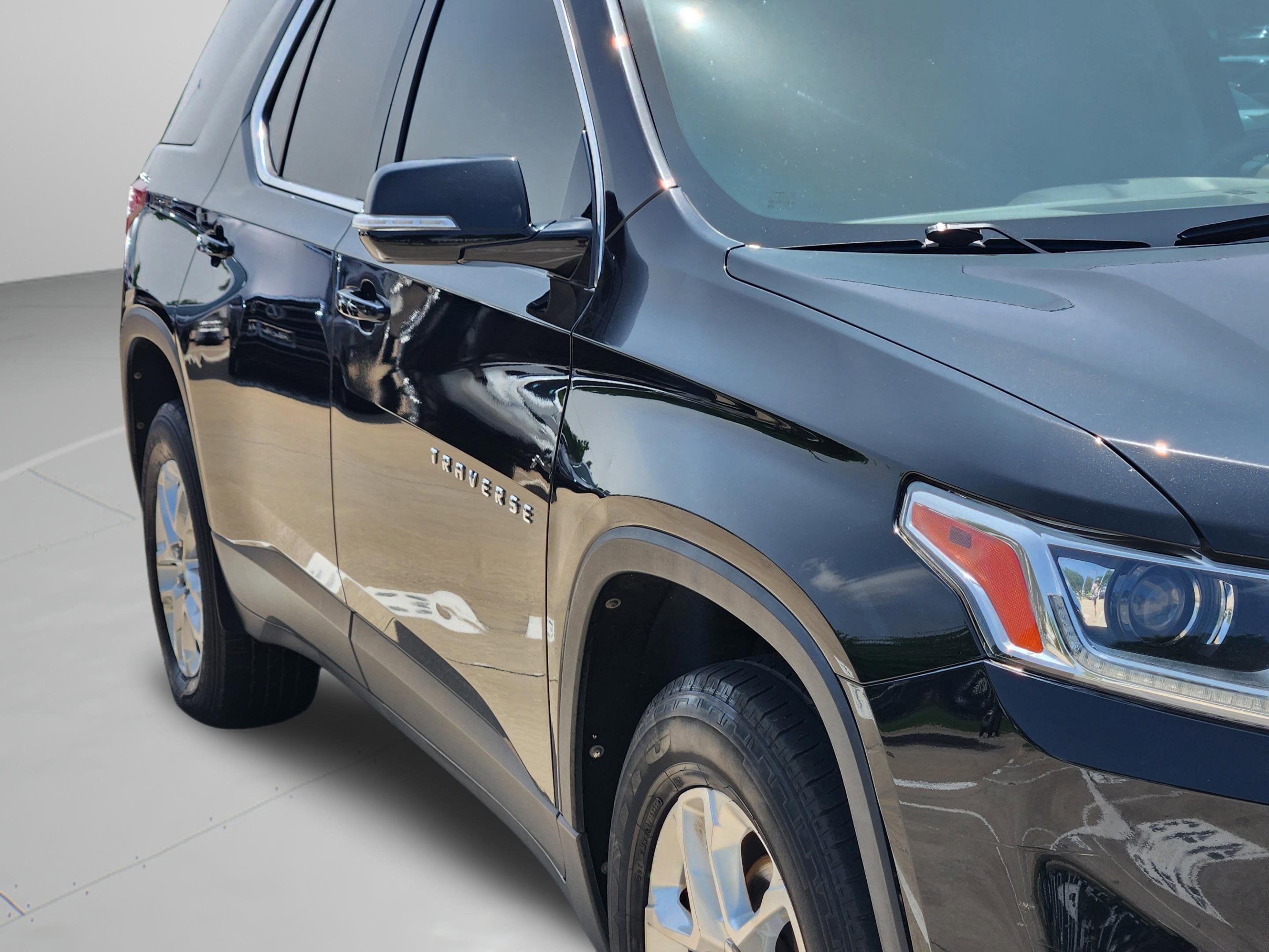 Used 2018 Chevrolet Traverse LT FWD image 35