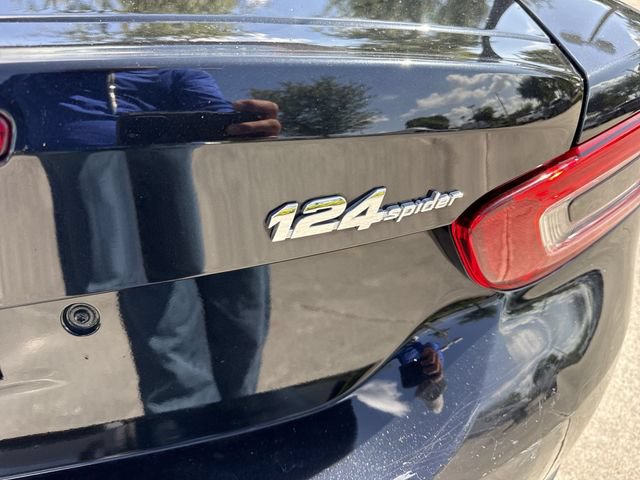 Used 2020 FIAT 124 Spider Classica w/ Technology Group RWD image 24