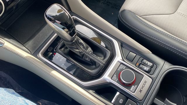 Used 2021 Subaru Forester Limited image 27