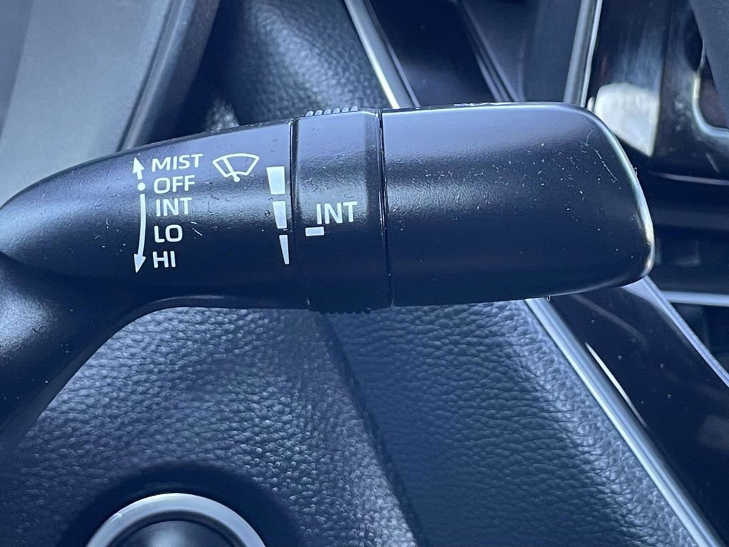 Used 2025 Toyota Corolla SE FWD image 27