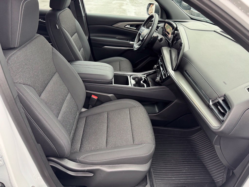 New 2026 Chevrolet Traverse LT w/ Driver Confidence Package AWD/4WD image 19