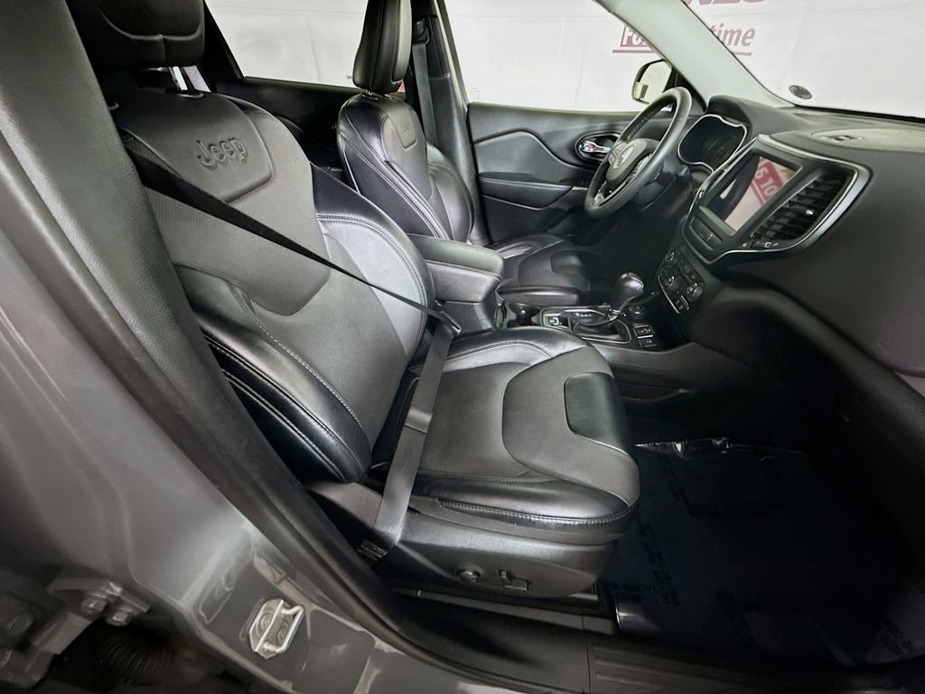 Used 2022 Jeep Cherokee Latitude Lux image 32