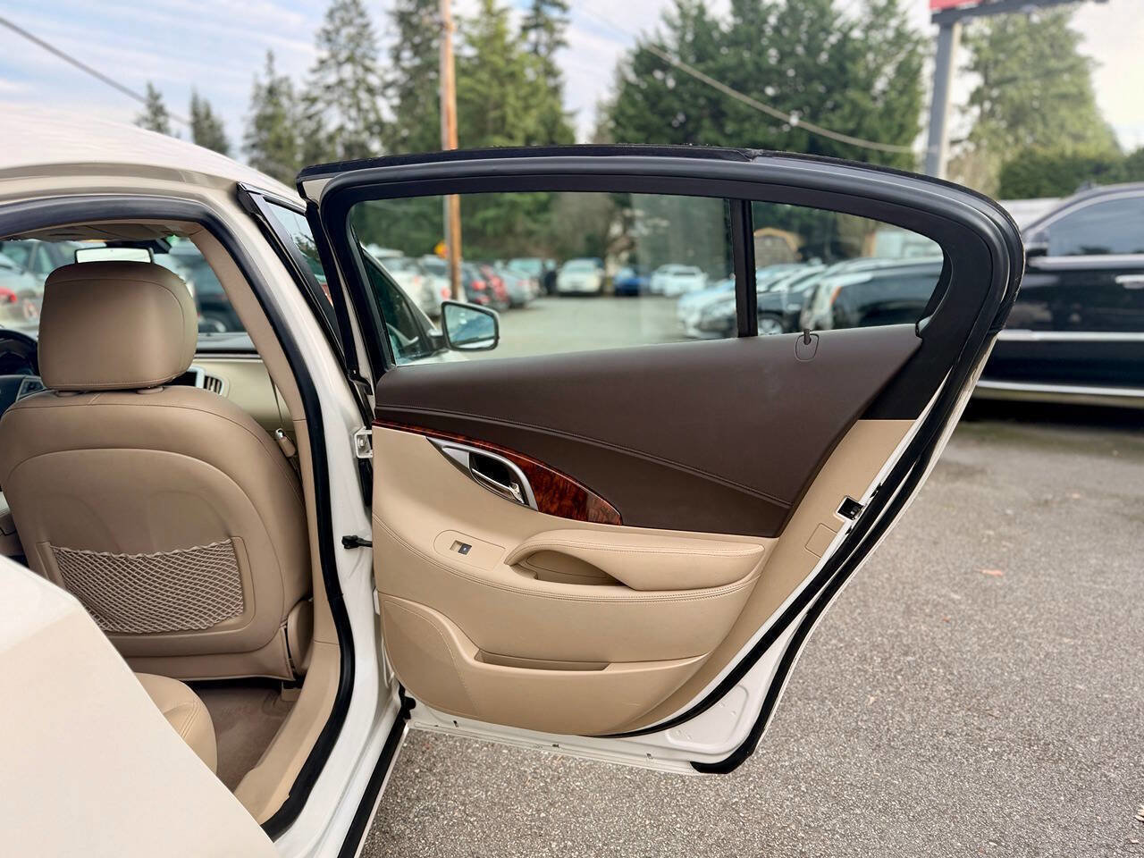 Used 2012 Buick LaCrosse Premium image 28