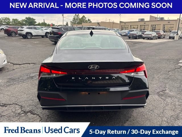 Used 2024 Hyundai Elantra SEL FWD image 7