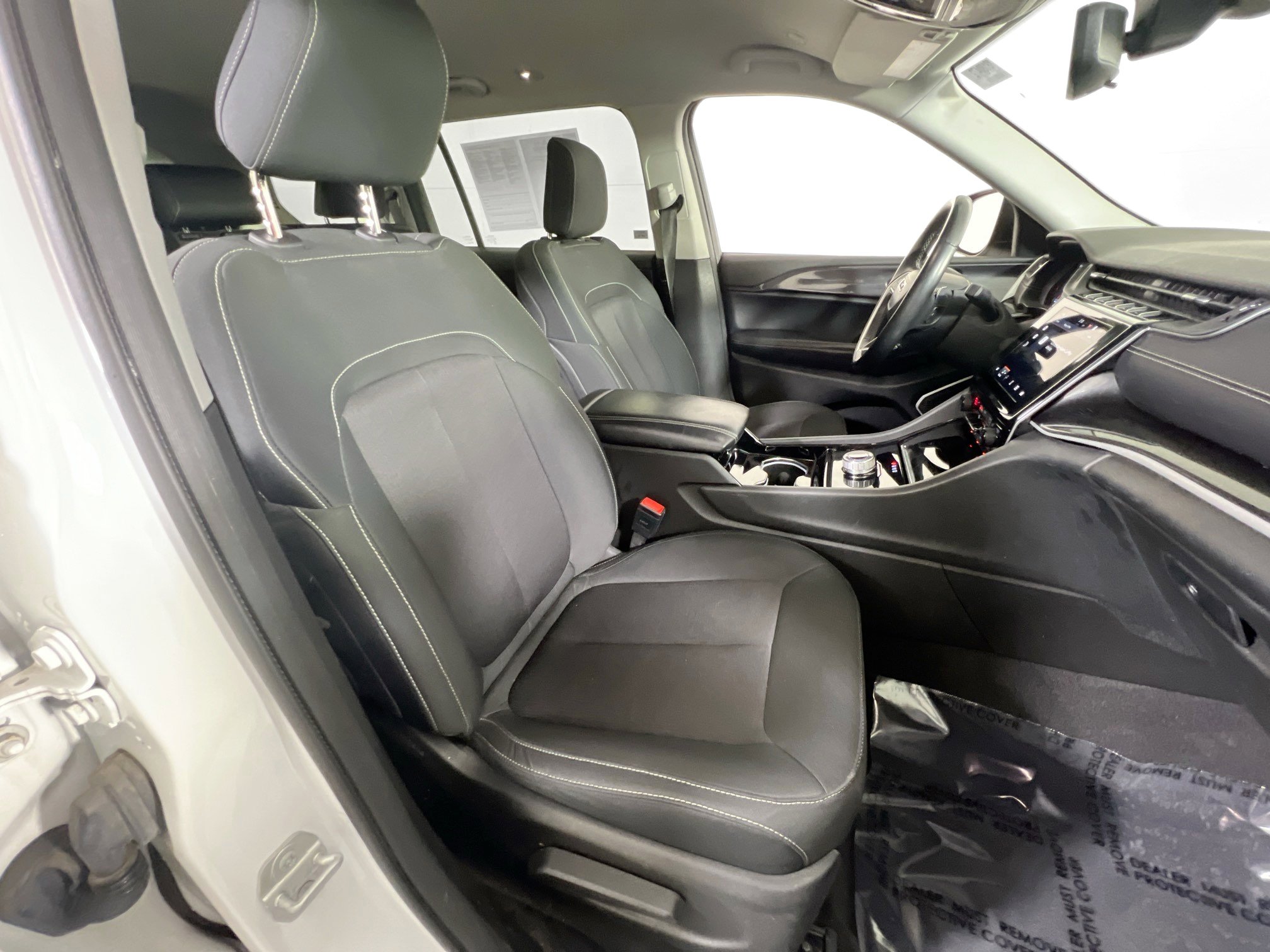 Used 2021 Jeep Grand Cherokee L Laredo w/ Luxury Tech Group I image 28