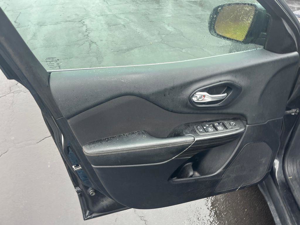 Used 2014 Jeep Cherokee Latitude image 13