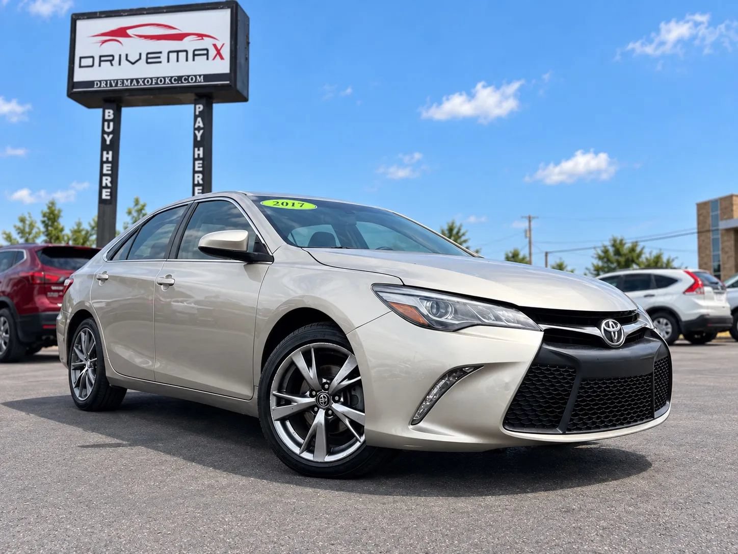 Used 2017 Toyota Camry XSE FWD image 1