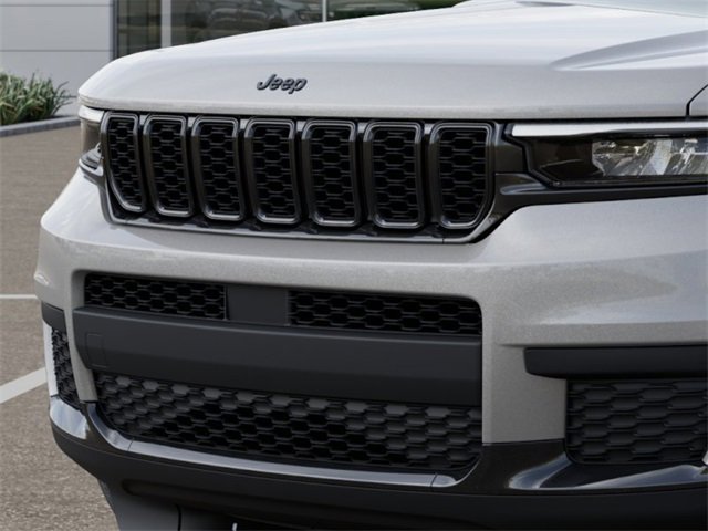New 2025 Jeep Grand Cherokee L Altitude image 11