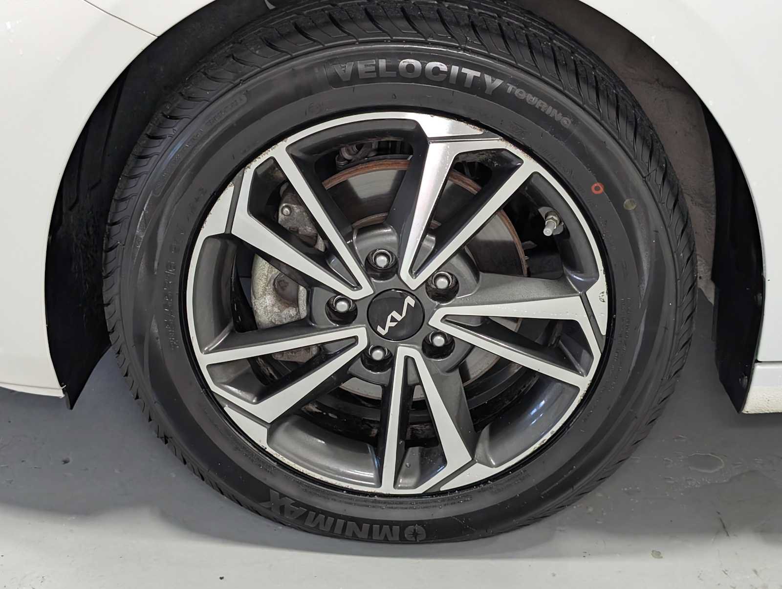 Used 2024 Kia Forte LXS w/ LXS Technology Package FWD image 3