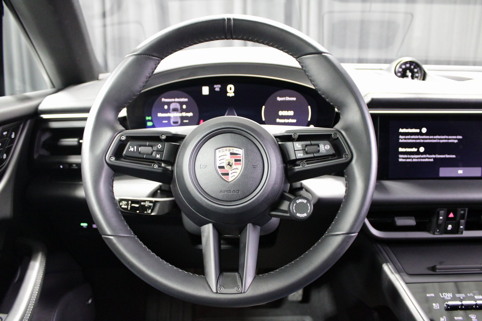 Certified 2024 Porsche Macan 4 Electric image 26