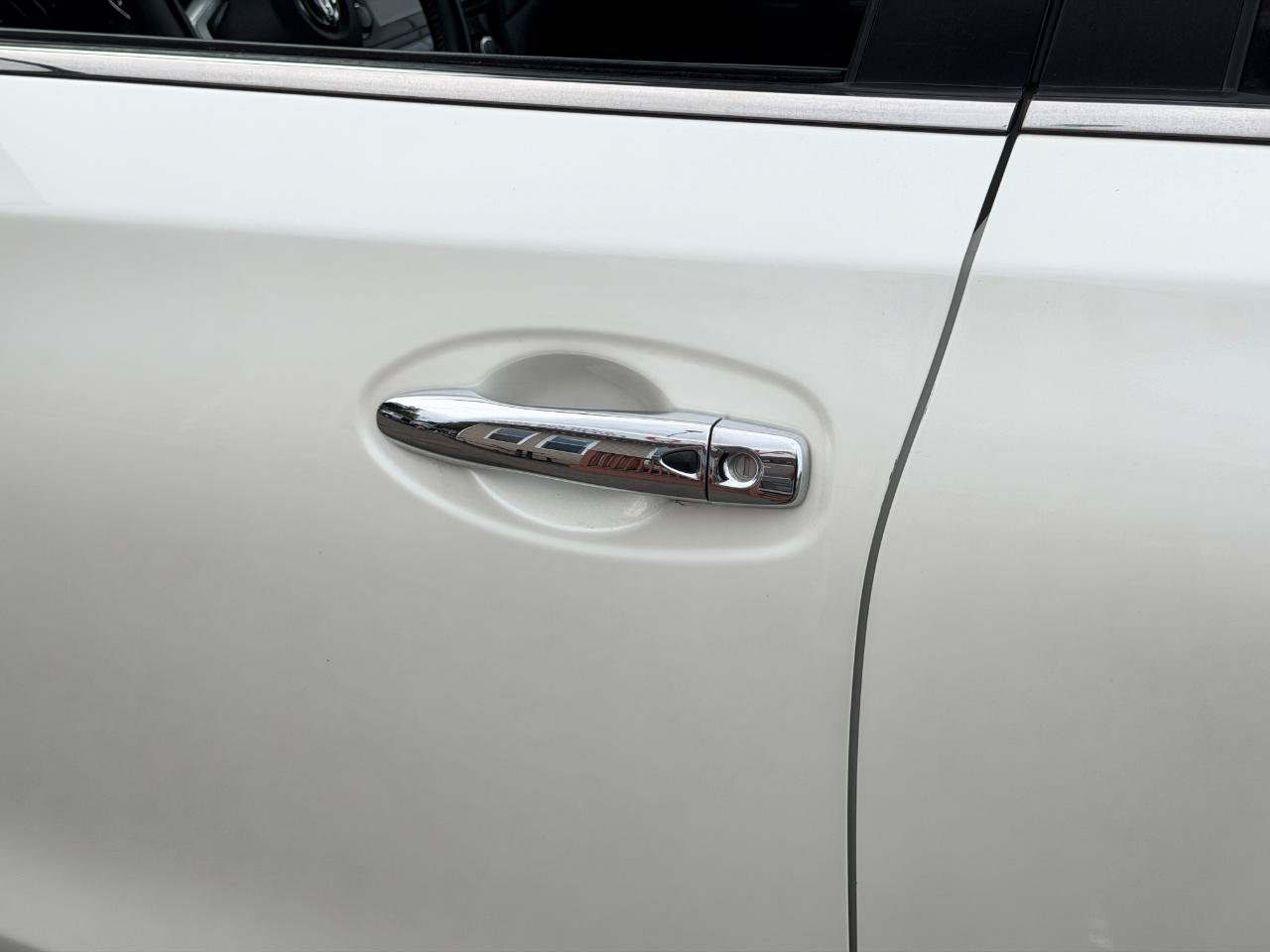 Used 2018 Nissan Rogue SV AWD/4WD image 78