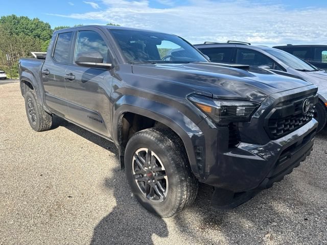 Used 2024 Toyota Tacoma TRD Sport AWD/4WD image 3