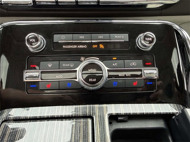 Used 2021 Lincoln Navigator Black Label w/ Cargo Convenience Package image 23