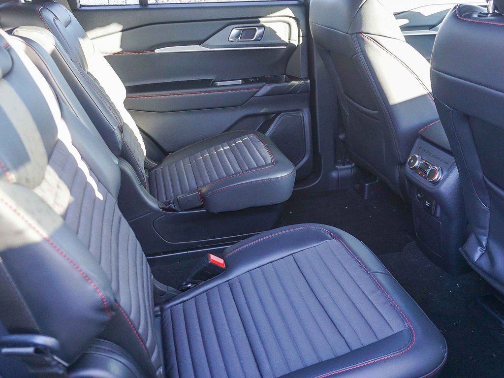 New 2026 Ford Explorer ST-Line w/ ST-Line Street Pack image 13