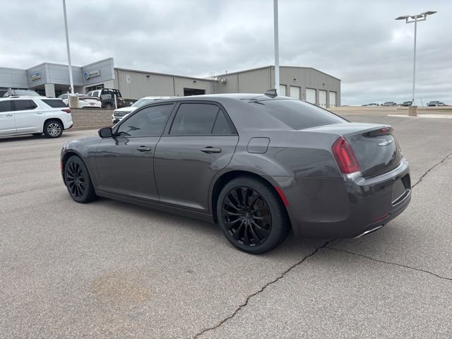 Used 2018 Chrysler 300 S image 7